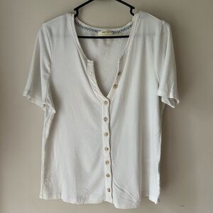 Maeve Ribbed Buttoned T-Shirt